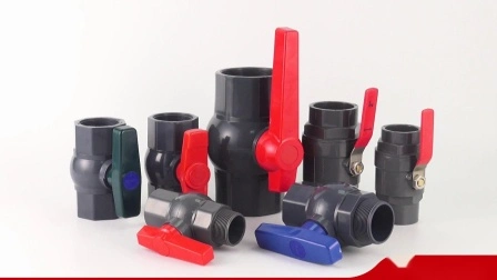 China UPVC-Kunststoffventil, CPVC-Ventil, achteckiges PVC-Kugelventil, PVC-Verbindungskugelventil, PVC-Kugelventil für Rohre